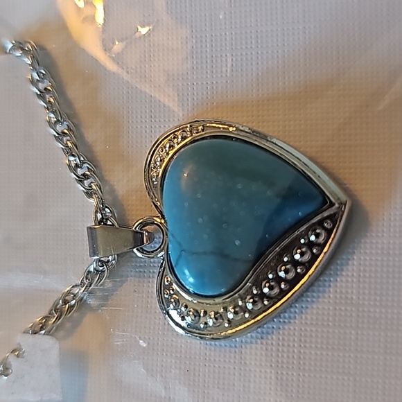 Genuine turquoise heart pendant necklace silver tone - Picture 3 of 4